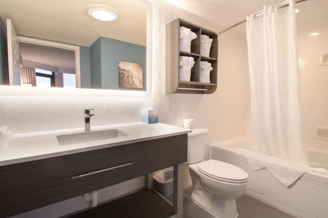 2 Bedrooms, Paradise, Deluxe, Ocean Front، Breakers Resort 4/4
