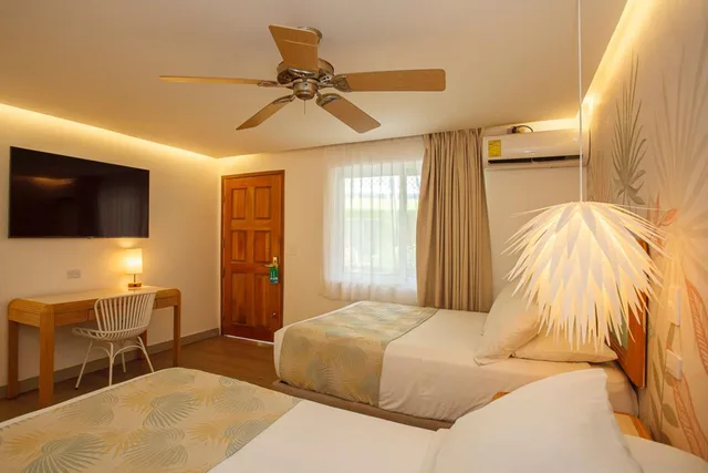 Room, 2 Double Beds, Hotel Cocoplum Beach 3/6