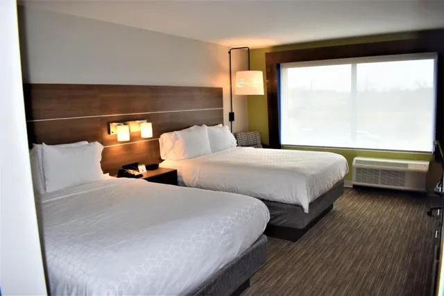 غرفة بسريرين كوين لذوي الإعاقة، Holiday Inn Express and Suites Gettysburg an IHG Hotel 2/2