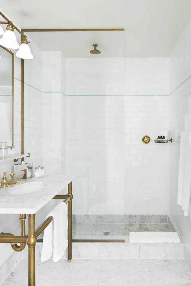 Superior, Queen Bed, City View, The Bowery Hotel 2/2