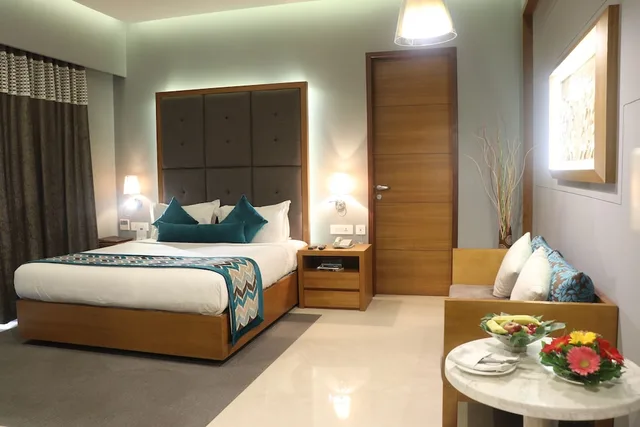 جناح جونيور بسرير كينج، Crimson Park Shree Kanak Udaipur 2/5