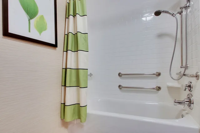 استوديو بسرير كينج مع أريكة لذوي الإعاقة، Fairfield Inn Suites By Marriott Ottawa Starved Rock Area 6/6