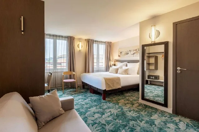 غرفة عائلية بسرير كوين مع أريكة، Best Western Plus Hotel Belfort Centre Gare 4/5