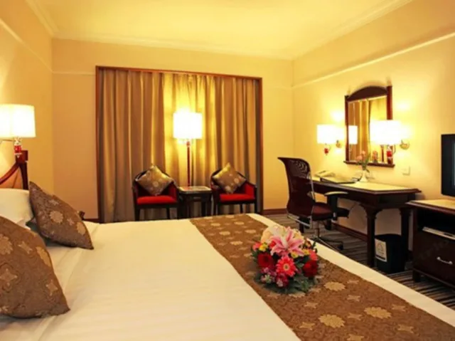 1 Bedroom, Suite, King Bed, Metropark Lido Hotel 8/9