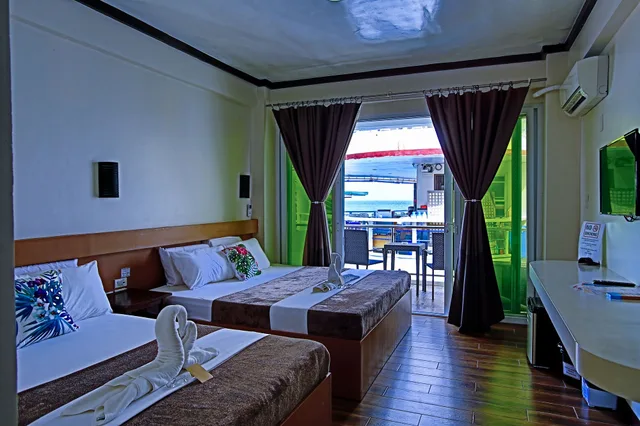 غرفة ديلوكس بسرير كينج بشرفة، Arkipelago Beach Resort 6/10