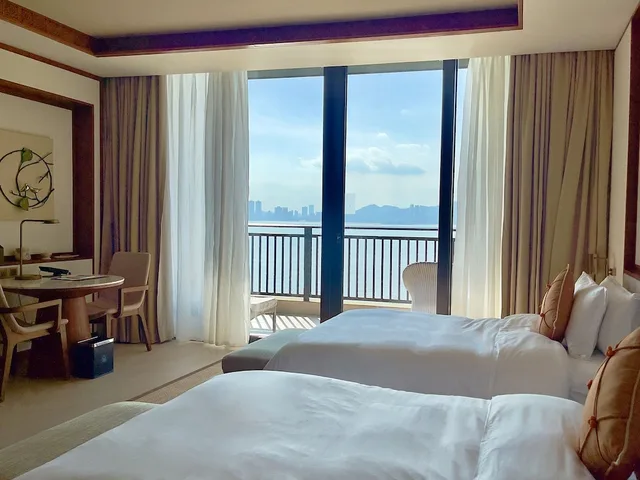 غرفة بسريرين مزدوجين بإطلالة على البحر، Angsana Zhuhai Phoenix Bay 2/4