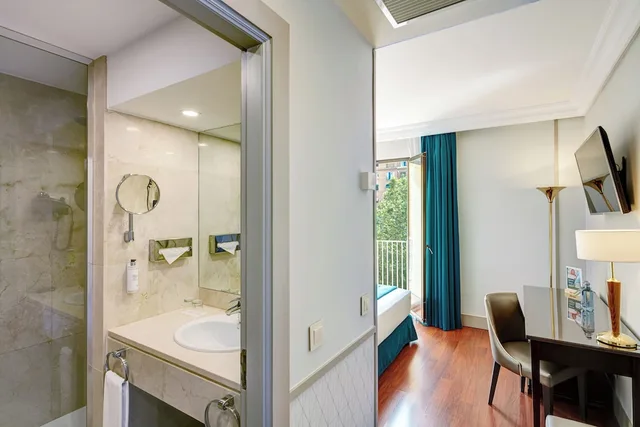 Classic, Twin Beds, Exterior View, Sercotel Gran Hotel Conde Duque 7/7