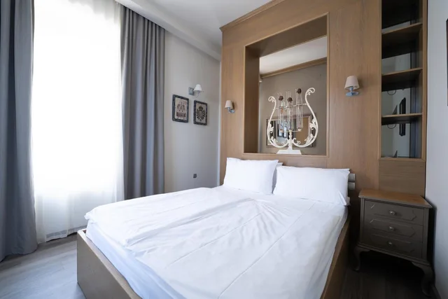 جناح ديلوكس بسرير كوين بإطلالة على البحر بشرفة، Hotel Piran 1/2