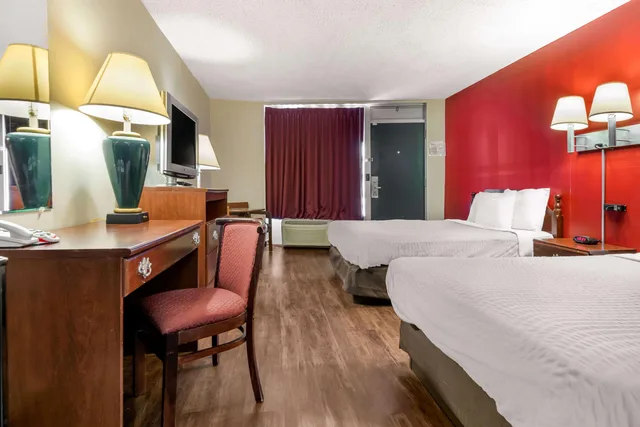 غرفة رباعية بسريرين كوين، Econo Lodge Cortland Downtown NY 3/5