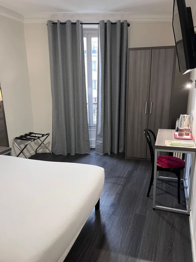 غرفة قياسية بسرير مزدوج، Hipotel Paris Voltaire Bastille 4/8