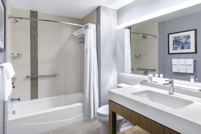 غرفة بسريرين كوين مع أريكة، Hyatt Place Fort Worth-Alliance Town Center 3/5