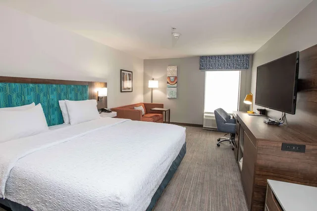 Study, King Bed, Sofa، Hampton Inn Dry Ridge 2/10