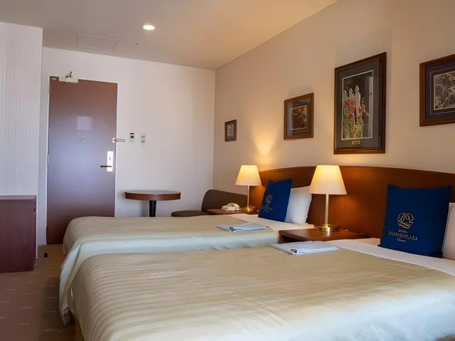 غرفة بسريرين منفصلين بإطلالة بحوض استحمام، Hotel Boston Plaza Kusatsu 1/1