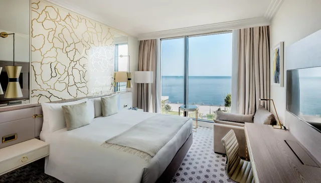 جناح بسرير كينج بإطلالة على البحر بشرفة بغرفة نوم واحدة للمدخنين، Marriot Baku Boulevard Hotel 6/8