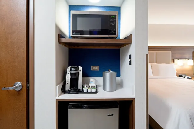 جناح بسرير كينج مع أريكة، Holiday Inn Express Hotel Suites ATASCADERO 6/6
