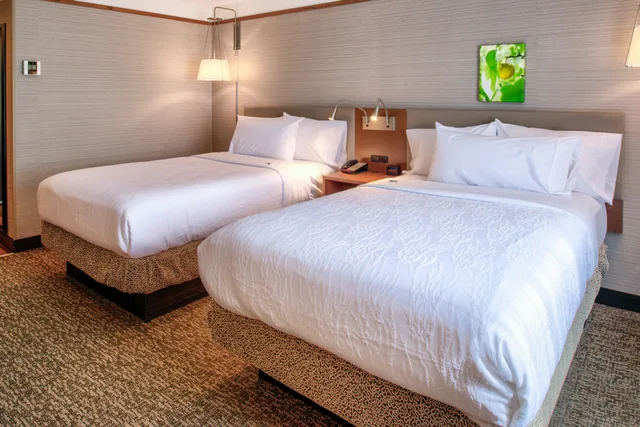 غرفة بسريرين مزدوجين، Hilton Garden Inn Detroit Southfield 2/6
