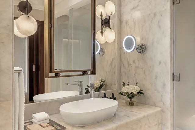 2 Bedrooms, Palm, Suite, 1 King and 2 Double Beds، Jumeirah Zabeel Saray Dubai 2/2