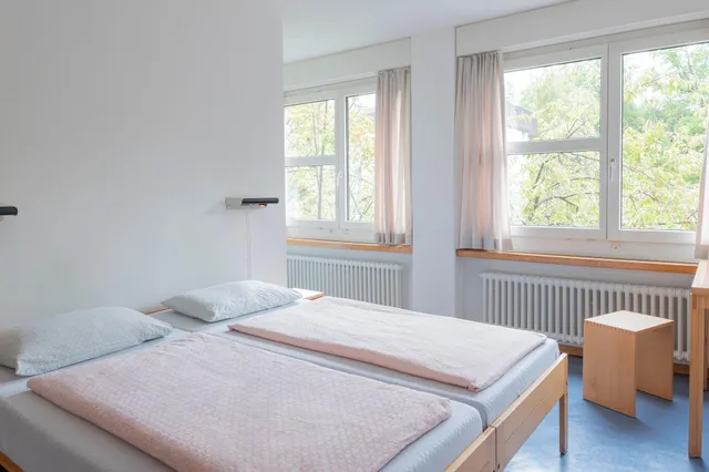 غرفة قياسية بسرير مزدوج بحمام خاص، Zurich Youth Hostel 1/3