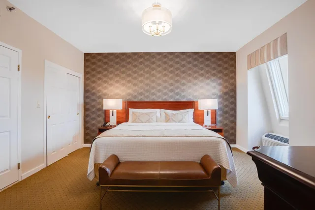 جناح بسرير كينج، Nassau Inn 1/2