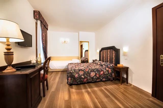 غرفة ثلاثية، Hotel Giardinetto 1/2
