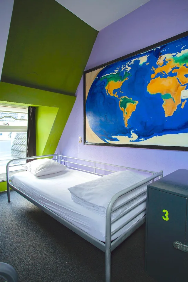 سكن مشترك مختلط بثلاثة أسرّة، Flying Pigs Uptown Hostel Amsterdam 1/1