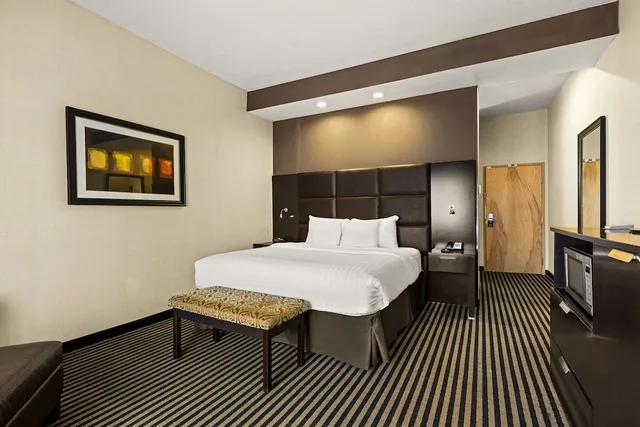 غرفة بسرير كينج، Sonesta Essential Indianapolis Airport 1/3
