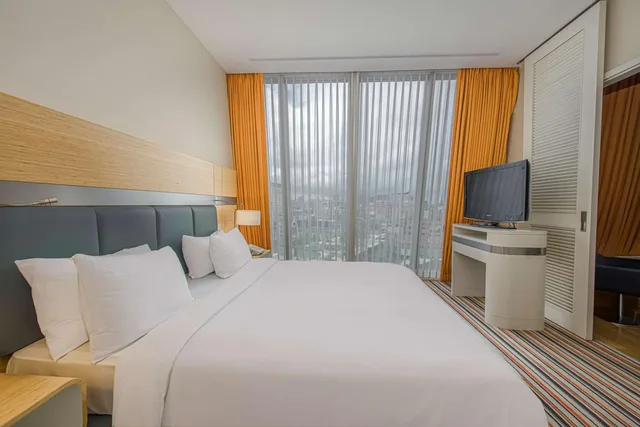 غرفة عائلية بسرير كوين، RADISSON BLU HOTEL, BATUMI 1/7