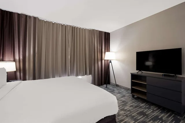 غرفة بريميوم بسرير كينج مع أريكة، Country Inn and Suites By Radisson Augusta At I-20 GA 3/6