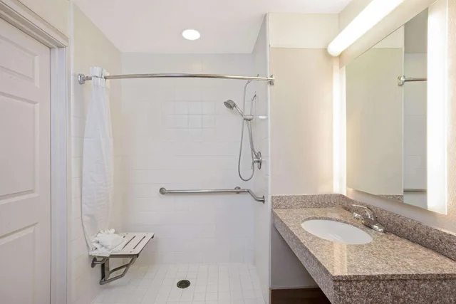 جناح بسرير كينج بغرفة نوم واحدة لذوي الإعاقة، La Quinta Inn & Suites by Wyndham Modesto Salida 3/3