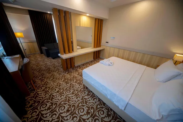 جناح، Grand Itimat Hotel 1/10