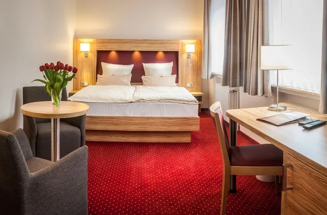 غرفة ثلاثية بسرير مزدوج وسرير فردي، City-Hotel-Bremerhaven 2/3