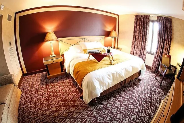 غرفة بسرير كينج لذوي الإعاقة، The Bertram Inn & Conf Ctr, Trademark Collection Hotel 3/4