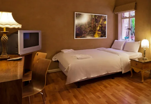 استوديو سوبيريور، CITY CENTRE BUDGET HOTEL 1/2