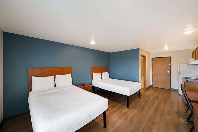 غرفة قياسية بسريرين مزدوجين، WoodSpring Suites Fort Worth Fossil Creek 1/7
