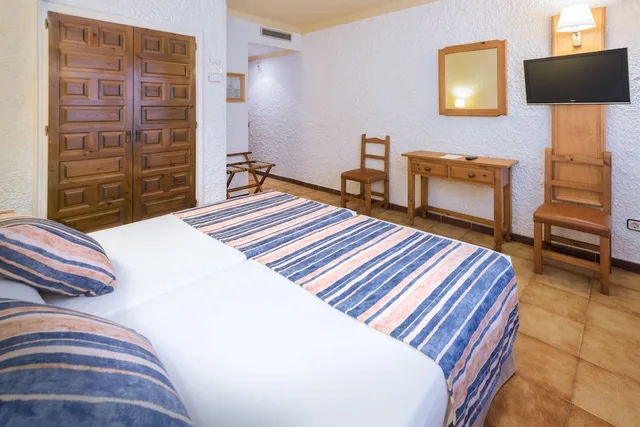 Standard, Double Bed, Pool View, Balcony, GHT Neptuno Venus & Spa 3/7