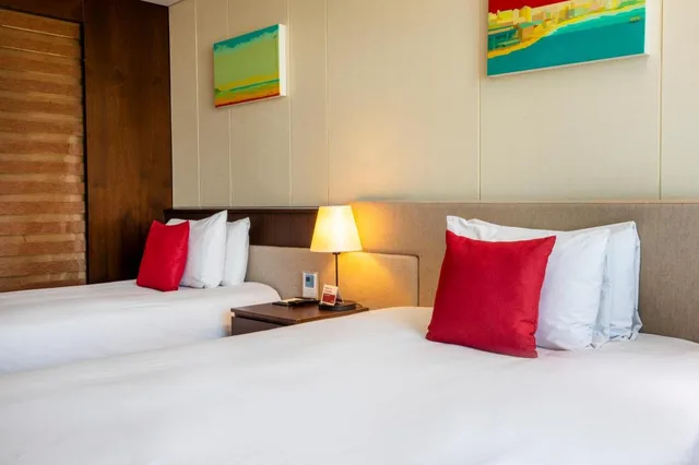 غرفة ديلوكس عائلية بسريرين منفصلين وسرير مزدوج وسرير فردي، Ramada by Wyndham Jeju Hamdeok 3/4