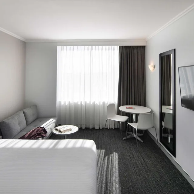 غرفة ديلوكس بسرير كوين، Mercure Sydney Bankstown 2/10