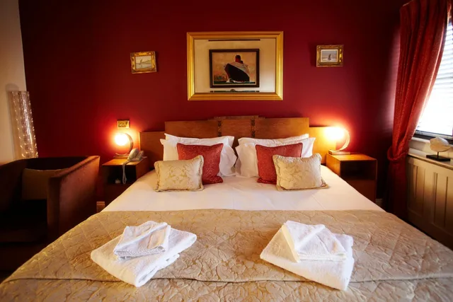 Deluxe, Suite, St Giles House Hotel 7/10