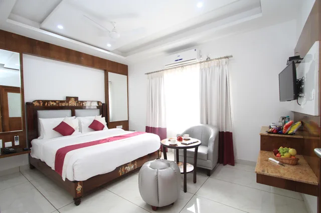 جناح ديلوكس بسرير كينج، Hotel Loksagar 1/1
