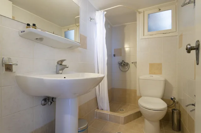 Economy, Double or Twin Bed, Hotel Roumani 3/3