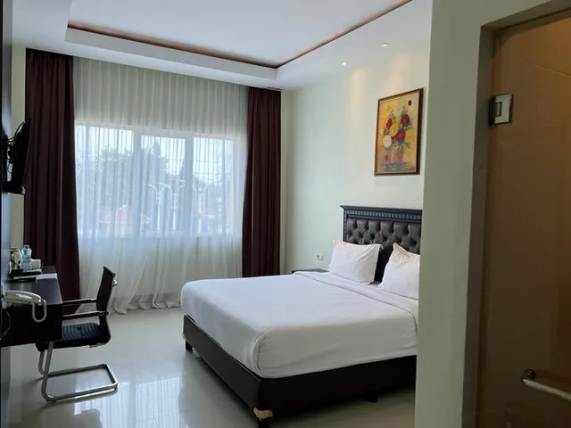 Deluxe, Kirei Hotel Bantaeng 1/4