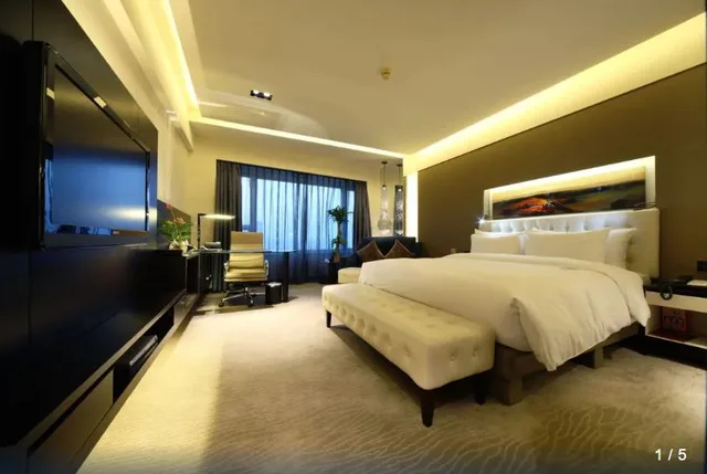 Deluxe, Double Bed, West Tower، Furama 1/2