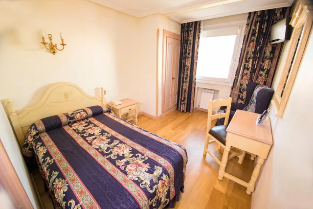 غرفة مفردة، Hotel Julia 1/3