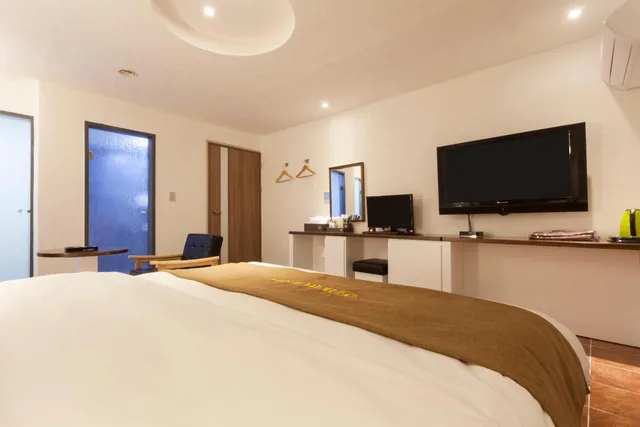 Deluxe, Double Bed, No Parking، Hotel Leaders 3/10