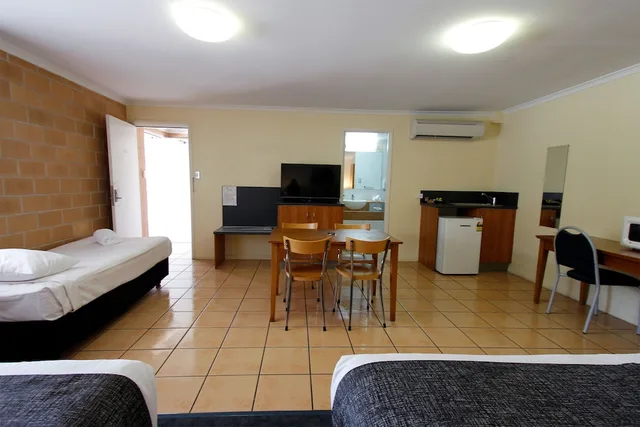 استوديو عائلي بسرير كوين وسريرين فرديين، Windmill Motel and Events Centre 8/10
