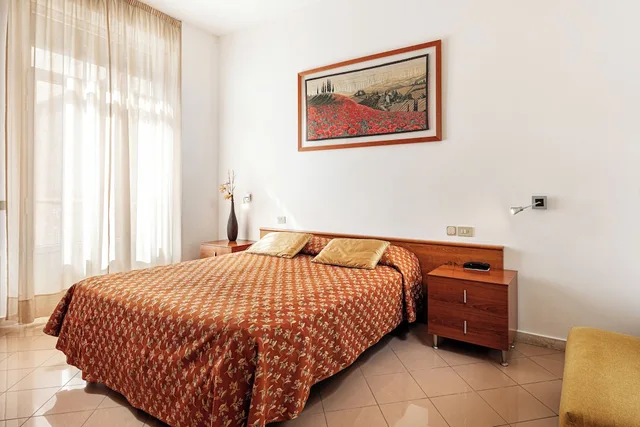 غرفة سوبيريور ثلاثية بإطلالة على المدينة، Hotel Minerva 4/10