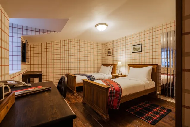Highland, Family, Double and Twin Beds, Pet Friendly، Cluanie Inn 2/2