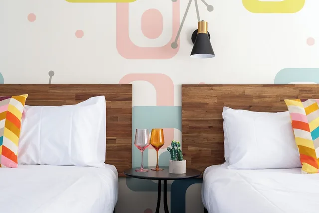 Room, 2 Queen Beds, The Lyndoch Motel 5/7