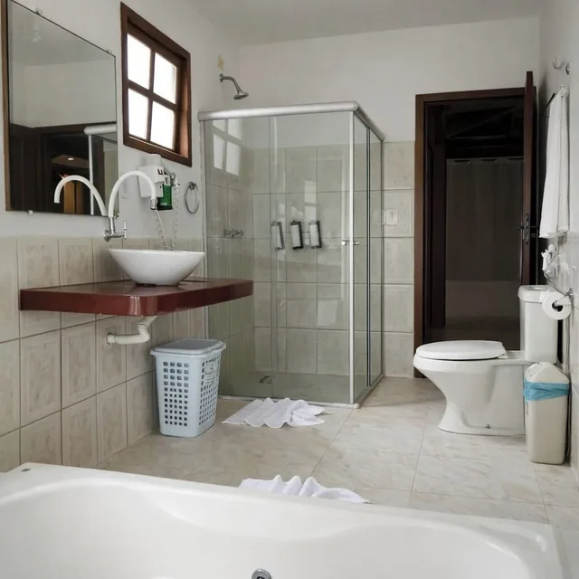 Master, Chalet, 1 Double and 3 Single Beds، Arraial Praia Hotel Pousada 7/8