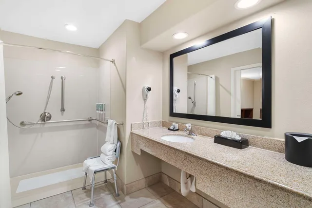 غرفة بسرير كينج لذوي الإعاقة، Best Western Oxnard Inn 5/5